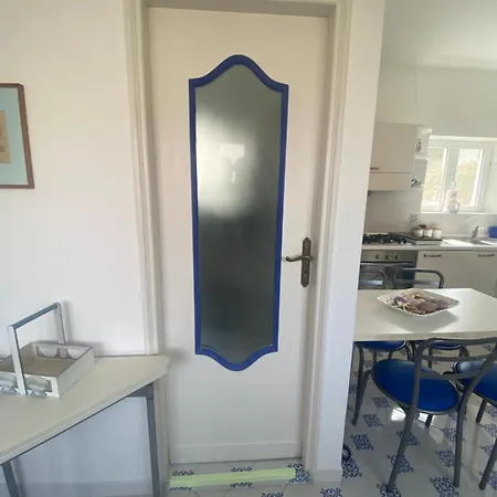 Casina Edomilla 카프리